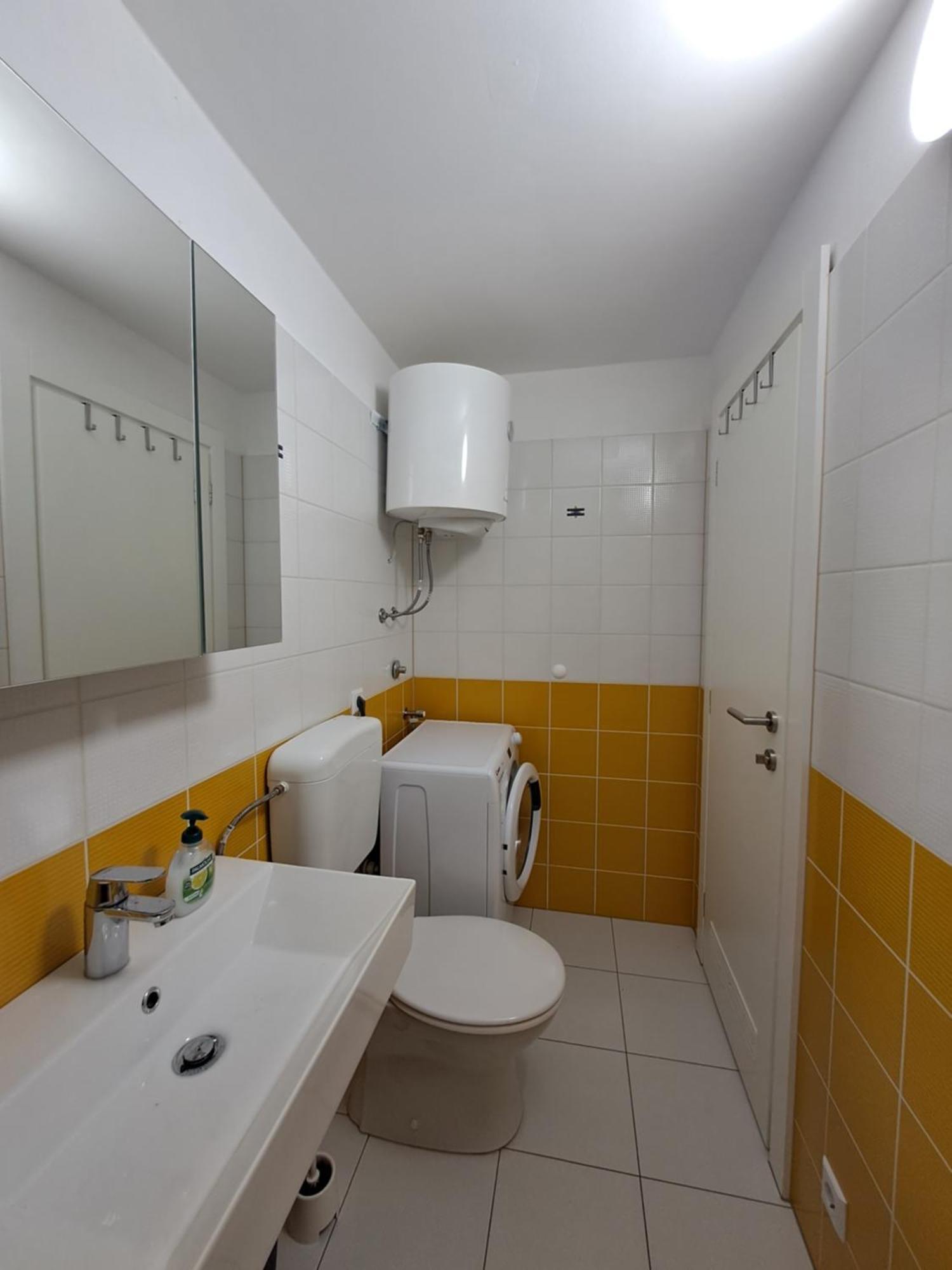 Greta Apartment Vrbnik Exterior photo