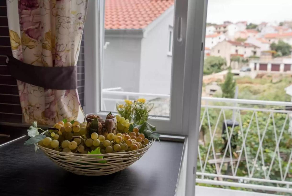 Greta Apartment Vrbnik Exterior photo